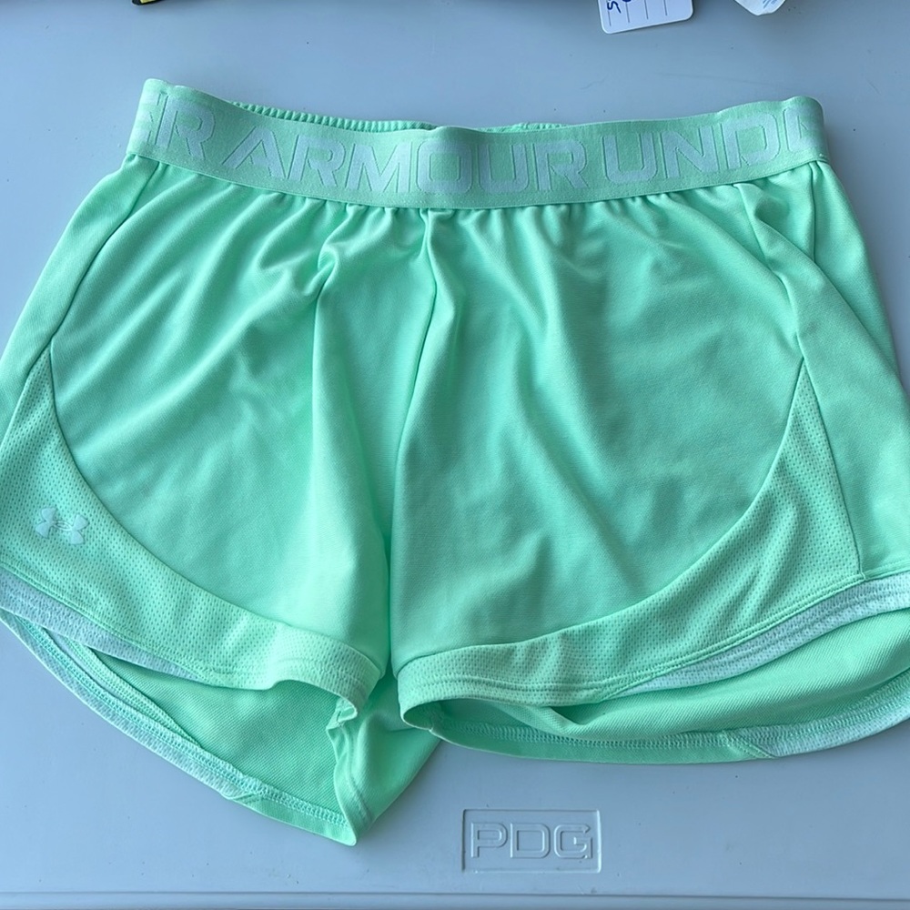 Womens small under armour shorts